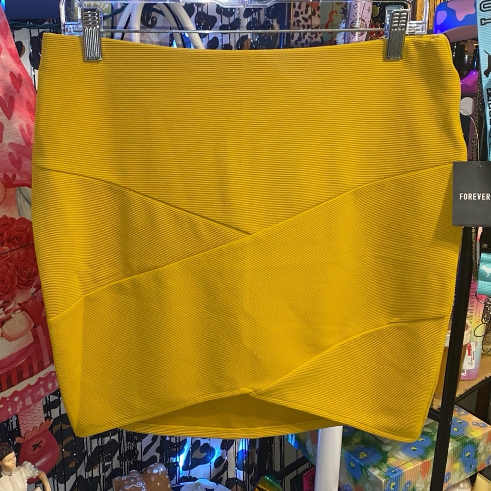 FOREVER 21 RIBBED SKIRT